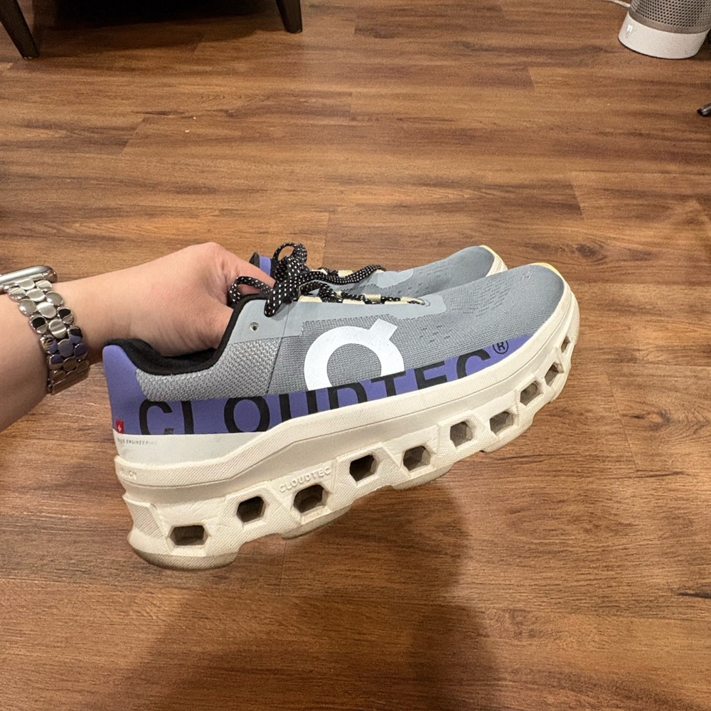 On Cloud Running Women’s Cloudmonster Running Sho… - image 2